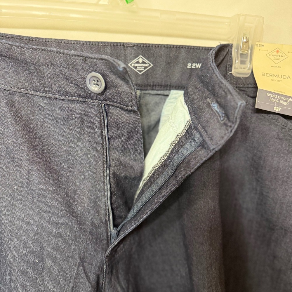 St Johns Bay Womens Plus 22W Bermuda Shorts Mid Rise Dark Rinse Denim New - Picture 5 of 10